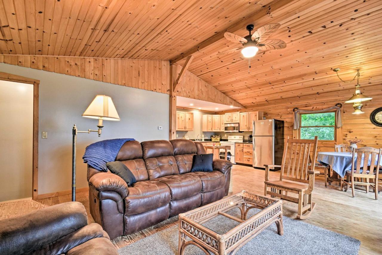 Cozy Amish Country Cabin On Shipshewana Lake! Bagian luar foto