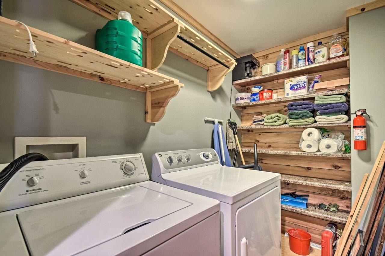 Cozy Amish Country Cabin On Shipshewana Lake! Bagian luar foto