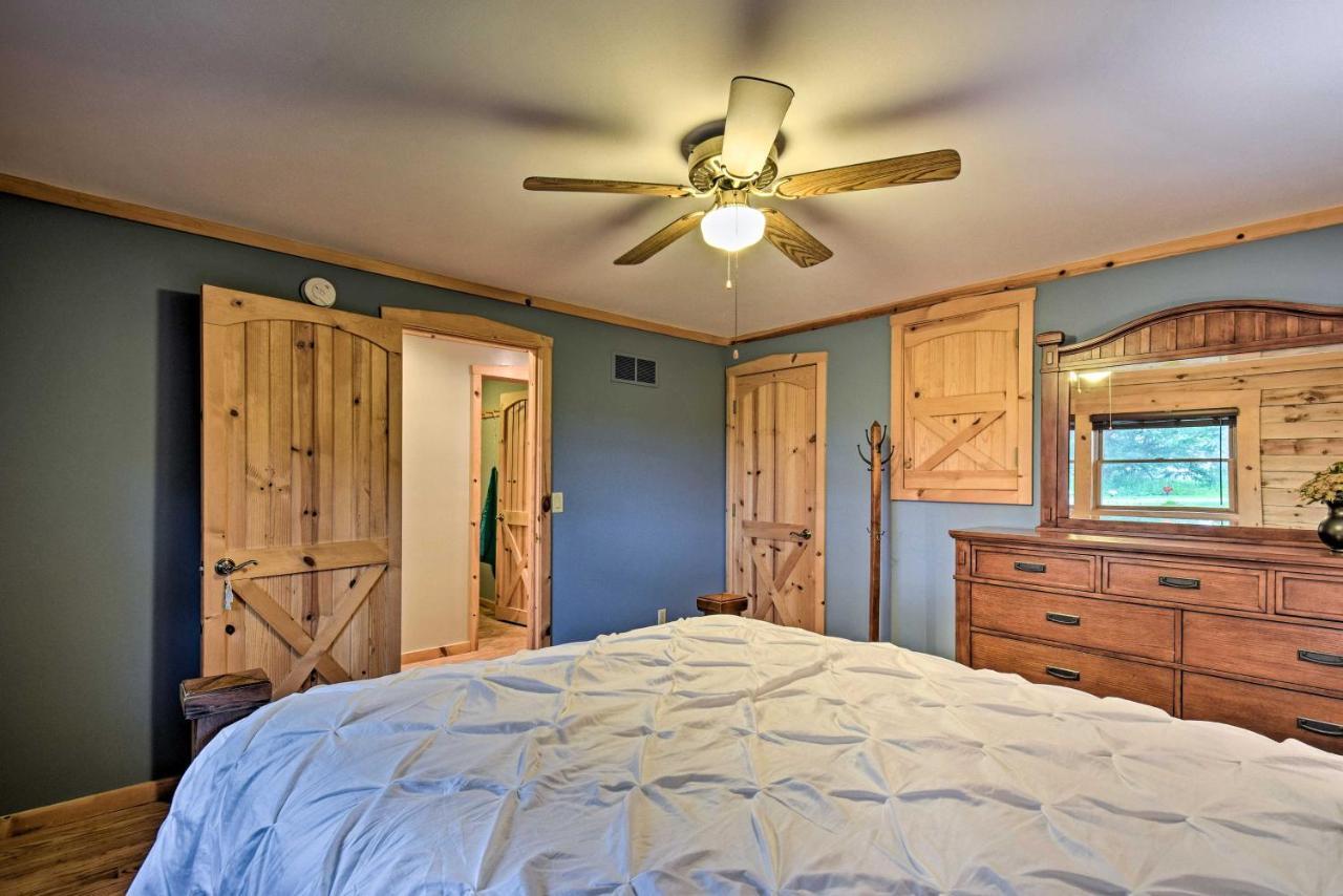 Cozy Amish Country Cabin On Shipshewana Lake! Bagian luar foto